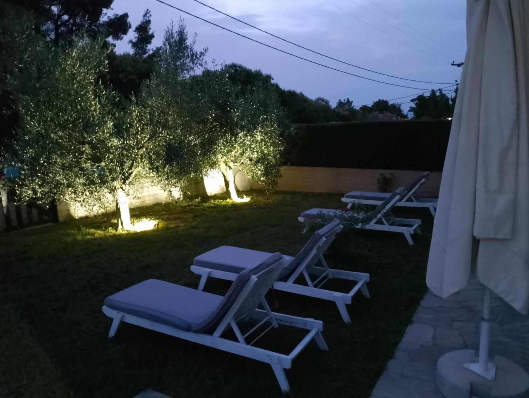Alexandra'S Garden Apartment Paliouri Exterior photo