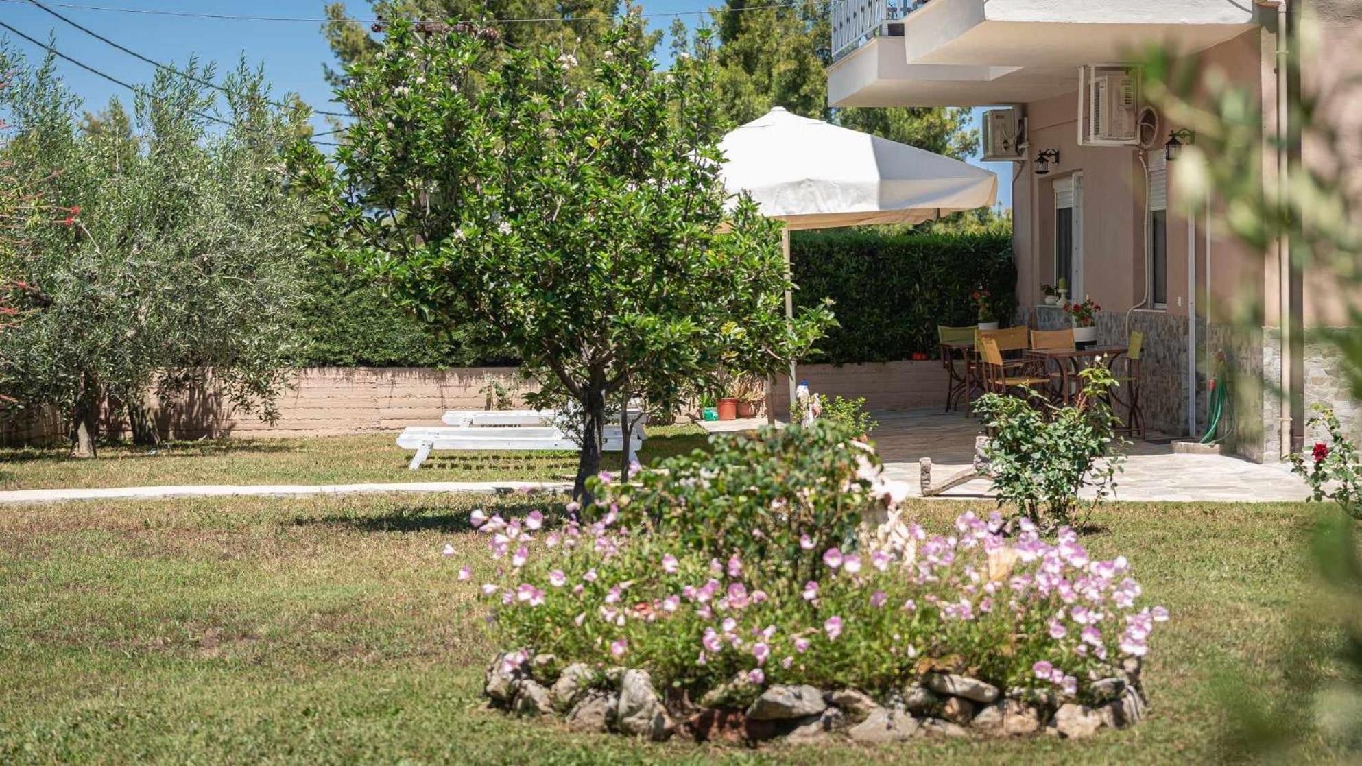 Alexandra'S Garden Apartment Paliouri Exterior photo